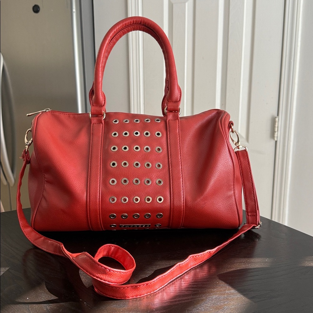 CAPRESE Stylish Red Handbag with Eyelet Design - Picture 3 of 16